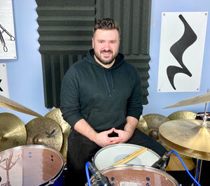 Justin Scott is an independent drummer based out of Atlanta, GA. Mostly known as a content creator on Instagram, Justin is an online educator and session drummer.